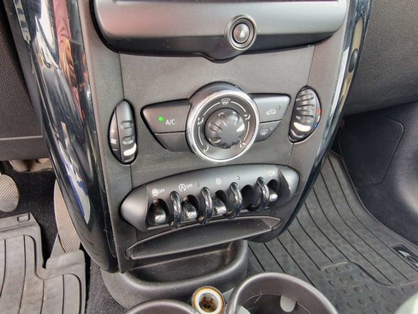 MINI One Countryman 1.6i / SIEGES SPORT / CUIR / BLUETOOTH / GARANTIE