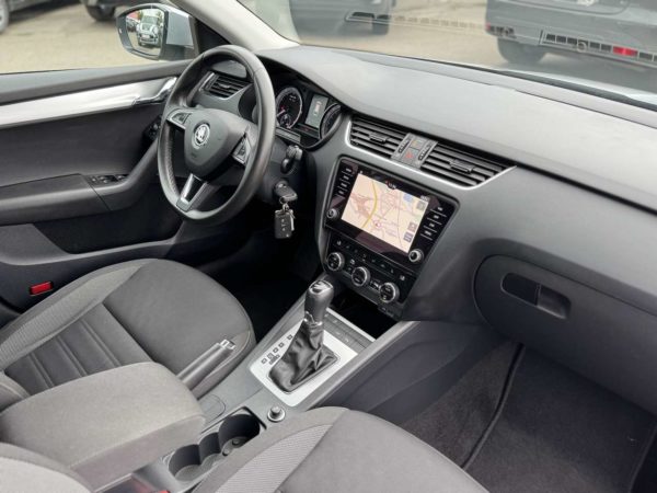 Skoda Octavia SW 1.0 TSI Ambition DSG / GPS / CARPLAY / ATTELAGE