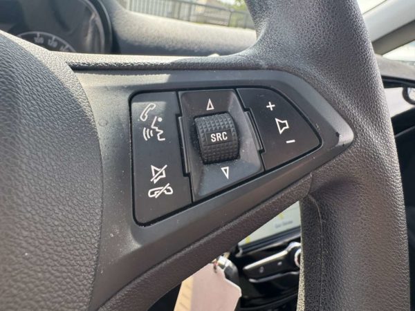 Opel Corsa 1.2i Edition / NAVI / CARPLAY / CLIM / CARNET