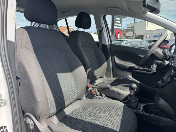 Opel Corsa 1.2i Edition / NAVI / CARPLAY / CLIM / CARNET