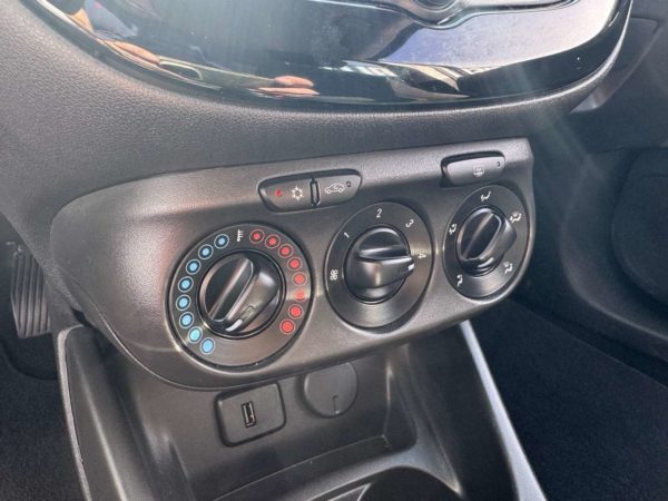 Opel Corsa 1.2i Edition / NAVI / CARPLAY / CLIM / CARNET