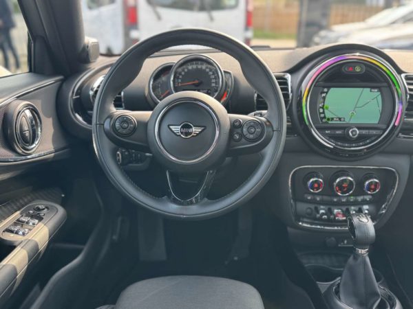 MINI Cooper Clubman 1.5A / TOIT PANO / LED / JA 18" / GPS / HARMAN