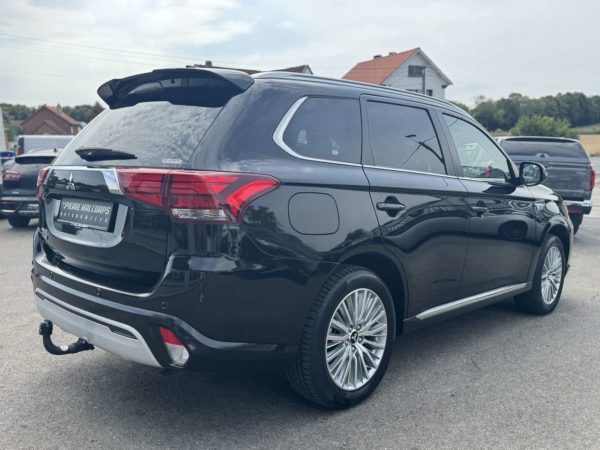 Mitsubishi Outlander 4WD PHEV Bus. Ed. / CARPLAY / ATTELAGE / CAMERA