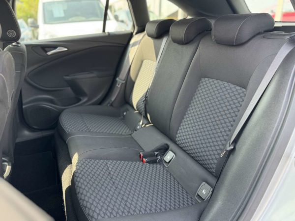 Opel Astra Sports Tourer 1.2 Turbo Edition / GPS / CARPLAY