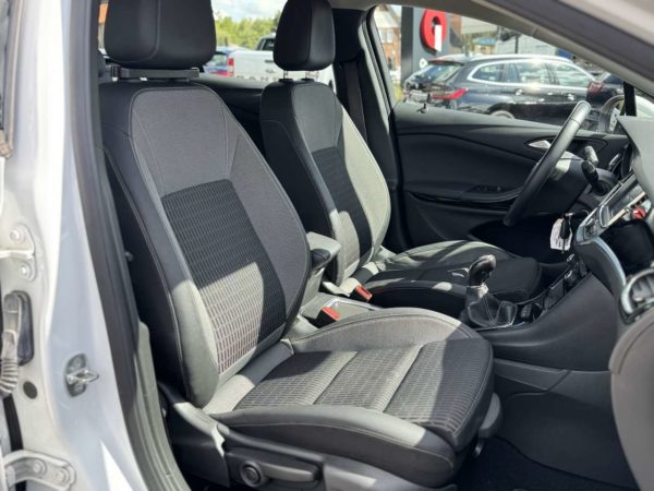 Opel Astra Sports Tourer 1.2 Turbo Elegance / GPS / CARPLAY