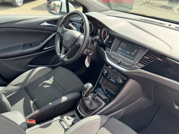 Opel Astra Sports Tourer 1.2 Turbo Elegance / GPS / CARPLAY