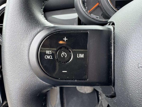 MINI One 1.5 AUTO 5P / FACELIFT / LED / GPS / CARPLAY /